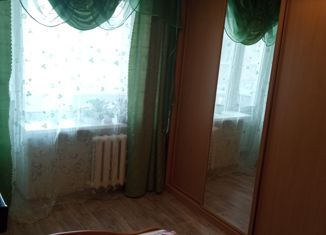 Продается 4-комнатная квартира, 61.5 м2, Глазов, улица Мира, 43