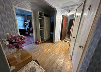 Продажа 3-комнатной квартиры, 72.8 м2, Карачаевск, улица Курджиева, 2