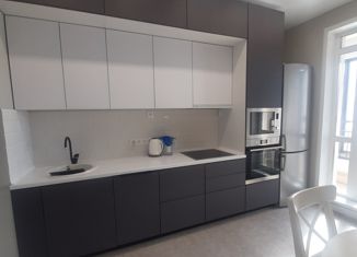 Сдается двухкомнатная квартира, 65 м2, Новосибирск, улица Кирова, 32