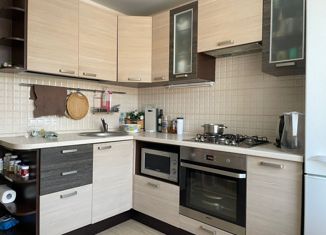 Продам трехкомнатную квартиру, 70.1 м2, Ангарск, 33-й микрорайон, 7