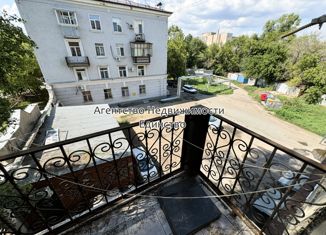 Продам трехкомнатную квартиру, 76 м2, Оренбург, Парковый проспект, 50