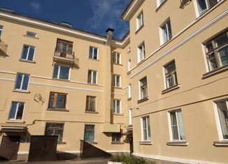 Продается 2-ком. квартира, 50 м2, Железногорск, Школьная улица, 38