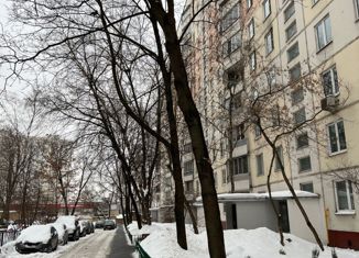 Продам трехкомнатную квартиру, 63 м2, Москва, Русаковская улица, 25