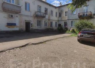 Продаю 3-комнатную квартиру, 64.5 м2, Уссурийск, Русская улица, 1