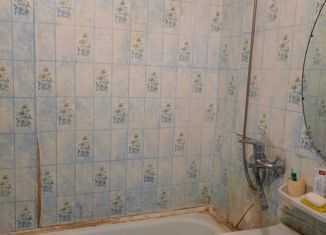 Продаю двухкомнатную квартиру, 52.2 м2, Строитель, улица Жукова, 3