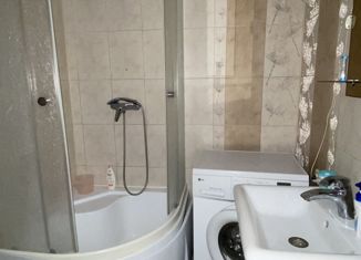 Продаю двухкомнатную квартиру, 56 м2, Судак, улица Спендиарова, 64