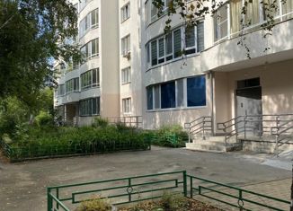 Продается 1-комнатная квартира, 40 м2, Екатеринбург, метро Уралмаш, улица Красных Командиров, 104