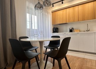 Продажа 3-ком. квартиры, 107 м2, Гатчина, улица Генерала Сандалова, 1А