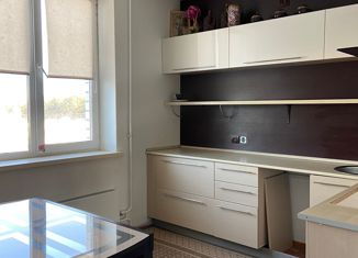 Продам двухкомнатную квартиру, 60.5 м2, поселок городского типа Рефтинский, Лесная улица, 7