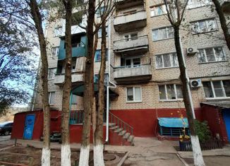 Продаю 2-ком. квартиру, 37 м2, Элиста, 4-й микрорайон, 32, 4-й микрорайон
