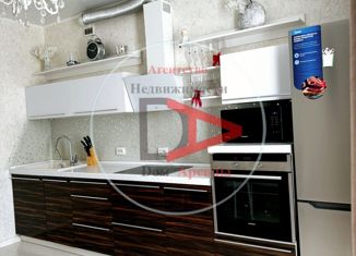 Сдается двухкомнатная квартира, 70 м2, Республика Башкортостан, Комсомольская улица, 148