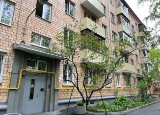 Продажа 2-ком. квартиры, 45 м2, Москва, Хлебный переулок, 10, метро Боровицкая