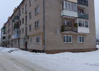 3-комнатная квартира на продажу, 60 м2, поселок городского типа Крестцы, Островская улица, 21