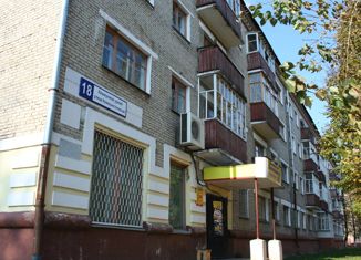 Продам комнату, 16.7 м2, Новочебоксарск, Коммунистическая улица, 18