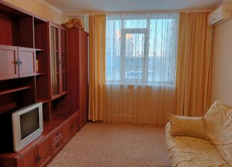 Сдам в аренду 1-комнатную квартиру, 37.5 м2, Оренбургская область, Салмышская улица, 66