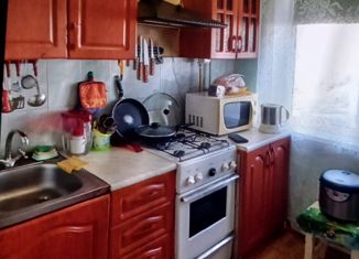 Продам 3-комнатную квартиру, 61 м2, Апатиты, улица Бредова, 33