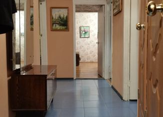 Продам 4-комнатную квартиру, 74 м2, Санкт-Петербург, улица Белы Куна, 8, метро Международная