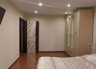 Продам двухкомнатную квартиру, 56 м2, Йошкар-Ола, улица Эшкинина, 9, микрорайон Сомбатхей