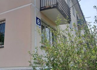 Продам 2-ком. квартиру, 43 м2, Железногорск, Загородная улица, 6