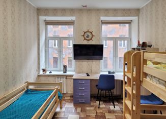 Продается трехкомнатная квартира, 60.1 м2, Санкт-Петербург, Чкаловский проспект, 52, метро Петроградская