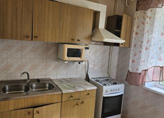 Продам 2-комнатную квартиру, 50 м2, Челябинская область, улица 50-летия Магнитки, 62