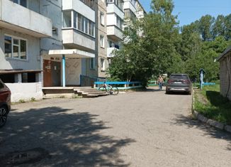 Продается двухкомнатная квартира, 53 м2, поселок городского типа Шушенское, 4-й микрорайон, 15