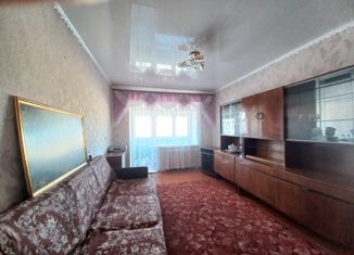 Двухкомнатная квартира на продажу, 39.3 м2, Канаш, микрорайон Восточный, 11