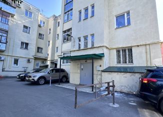 Продается 5-ком. квартира, 120 м2, Татарстан, улица Баумана, 26