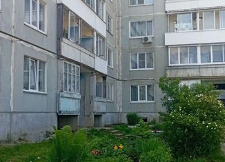 Продаю трехкомнатную квартиру, 86 м2, посёлок городского типа Селижарово, улица Чапаева, 2А