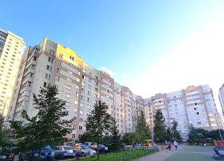 Продается 2-комнатная квартира, 62 м2, Санкт-Петербург, улица Оптиков, 47к3, метро Старая Деревня