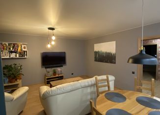 Продам 3-комнатную квартиру, 76 м2, поселок городского типа Стройкерамика, улица Академика Дмитрия Козлова, 6