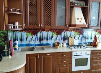 Продаю 3-комнатную квартиру, 125 м2, Лысьва, улица Кирова, 45