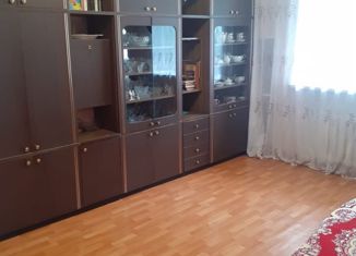 Продаю 3-ком. квартиру, 61 м2, село Обшаровка, улица Терешковой, 5