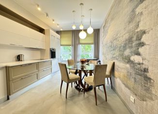 Продается трехкомнатная квартира, 93.4 м2, Екатеринбург, улица Розы Люксембург, 69/2, улица Розы Люксембург