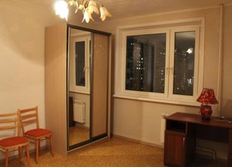 Продается двухкомнатная квартира, 60 м2, Москва, Митинская улица, 36, метро Митино