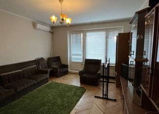 Продам 2-ком. квартиру, 63 м2, Москва, Давыдковская улица, 5, Давыдковская улица