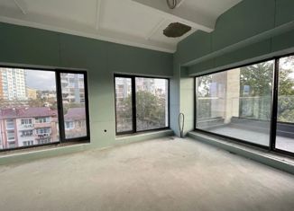 Продаю 2-ком. квартиру, 90 м2, Сочи, улица Конституции СССР, 18, микрорайон Центральный