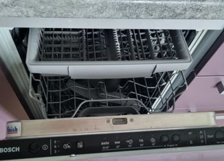 Продается 3-комнатная квартира, 59 м2, Москва, Беловежская улица, 37, станция Немчиновка