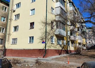 Продажа 2-ком. квартиры, 42.6 м2, Владивосток, улица Вострецова, 7, Первореченский район