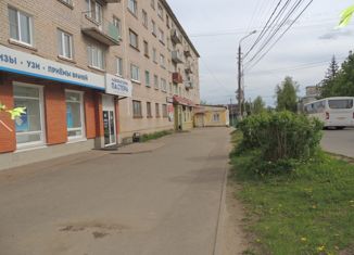 Продам 2-ком. квартиру, 40.8 м2, Торжок, улица Дзержинского, 30