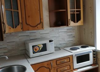 Продаю 1-ком. квартиру, 30 м2, Прокопьевск, проспект Ленина, 13