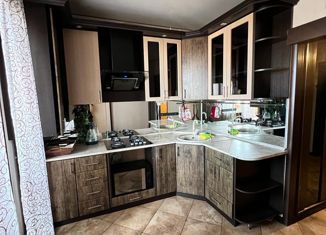 Продажа 2-ком. квартиры, 50.7 м2, Строитель, улица Жукова, 15