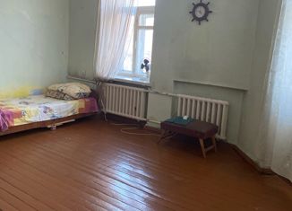 Продам 2-ком. квартиру, 54.4 м2, Чусовой, Октябрьская улица, 20