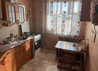 Продажа 3-ком. квартиры, 70 м2, Нурлат, улица Карла Маркса, 1