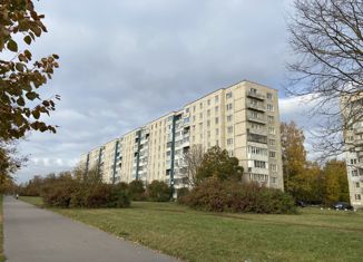 Продам 3-комнатную квартиру, 62.1 м2, Колпино, Заводской проспект, 18