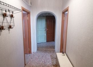 Продаю 3-ком. квартиру, 64 м2, Красноуфимск, улица Сухобского, 30