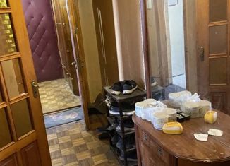 Трехкомнатная квартира на продажу, 66 м2, Москва, улица Генерала Тюленева, 31, метро Тёплый Стан