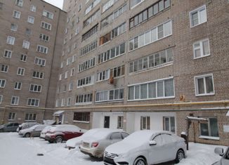 Продается 2-комнатная квартира, 60 м2, Киров, улица Олега Кошевого, 1А
