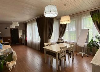 Продажа 4-ком. квартиры, 109 м2, Слюдянка, Горняцкая улица, 12