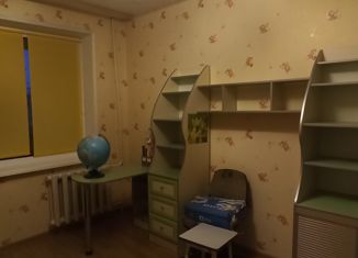 Продается 3-комнатная квартира, 71.3 м2, поселок городского типа Кугеси, Советская улица, 71